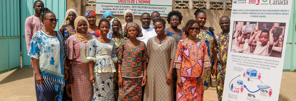 Photo de famille Atelier d'autoévaluation du projet de rescolarisation des filles à Sinendé